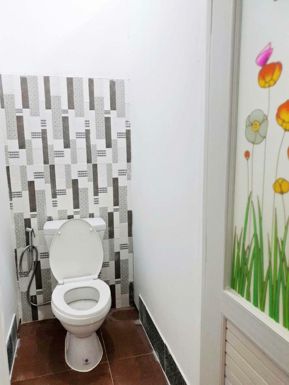 First Phuket Hostel Экстерьер фото
